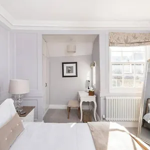 Apartment Beautiful Apartment, Incredible Central Location, Bath