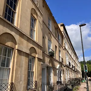 Apartment Elegant Well Appointed Maisonette 105m2, Bath
