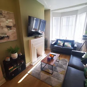 https://2br-cozy-duplex.belfasthotelsireland.com